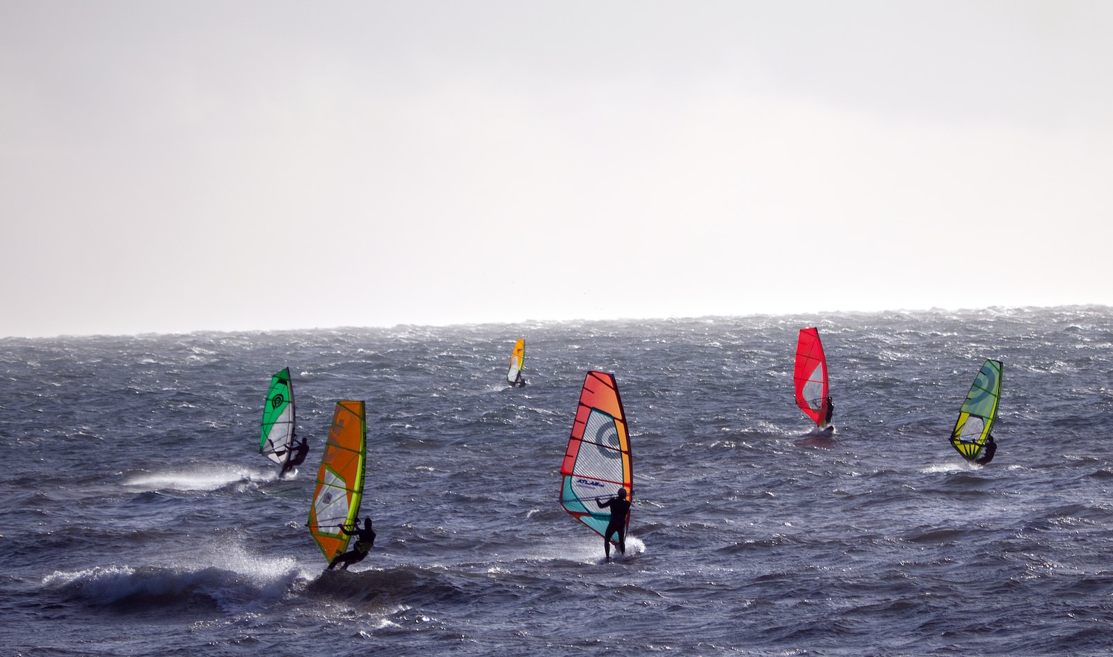 Jak zacząć przygodę z windsurfingiem